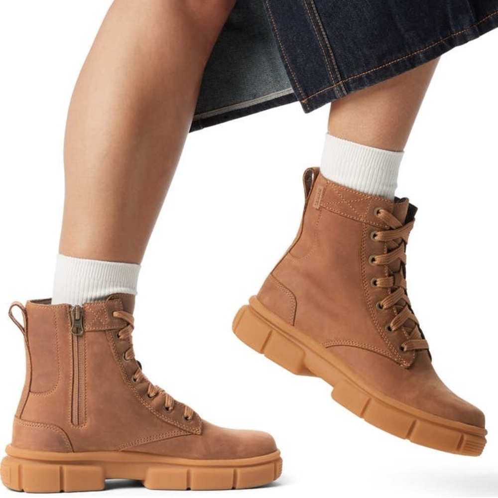 NIB Sorel Explorer STRT Lace Boot